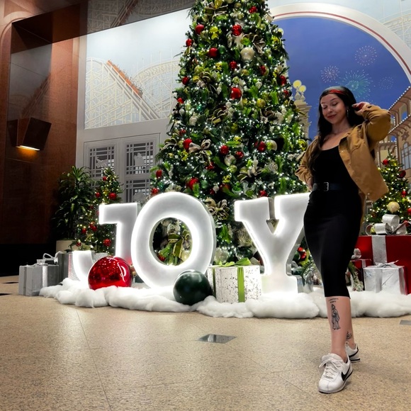 Meet your Posher, Moon - Picture 1 of 1